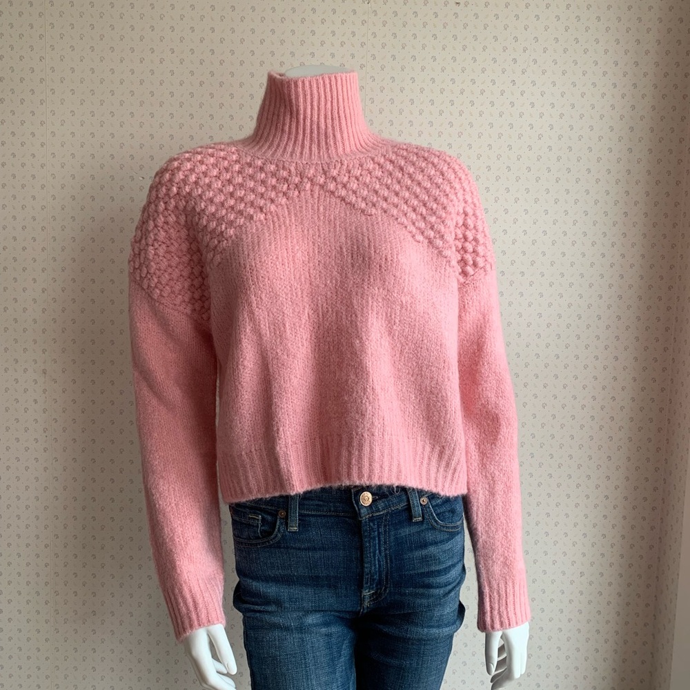 Free People Bradley Bubblegum Pom Pom Pullover Turtleneck Sweater sz Small PW4